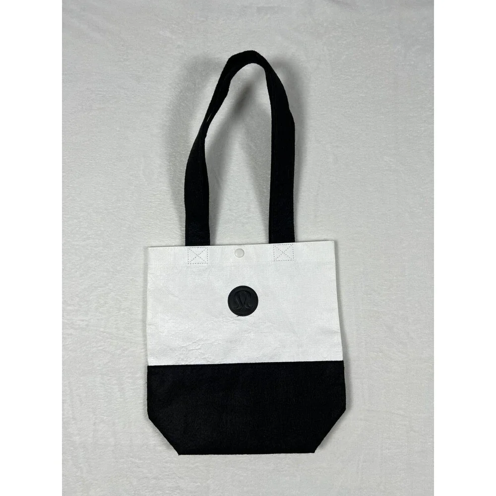lululemon athletica lululemon small